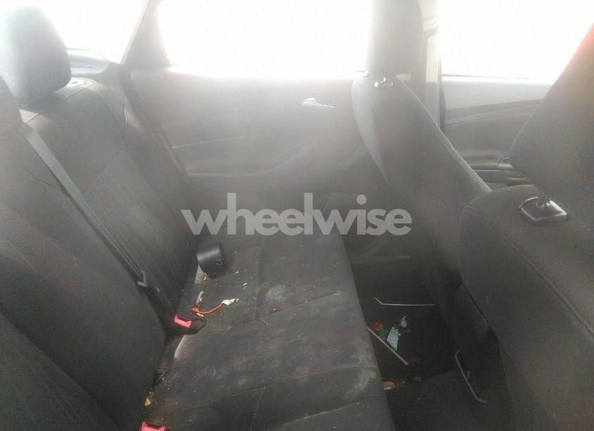 Photo 8 of 2015 Ford Focus SE (VIN 1FADP3F2XFL345234)