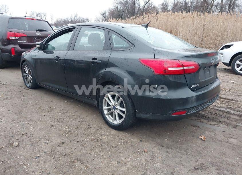 Photo 3 of 2015 Ford Focus SE (VIN 1FADP3F2XFL365046)