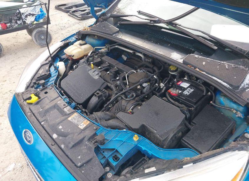 Photo 10 of 2015 Ford Focus SE (VIN 1FADP3F2XFL373955)