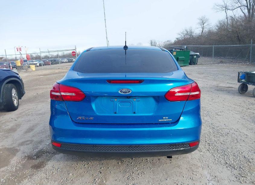 Photo 16 of 2015 Ford Focus SE (VIN 1FADP3F2XFL373955)