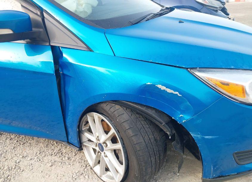 Photo 6 of 2015 Ford Focus SE (VIN 1FADP3F2XFL373955)