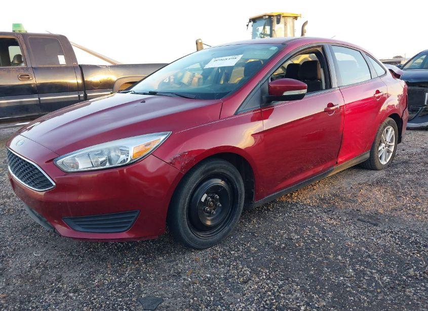 Photo 2 of 2015 Ford Focus SE (VIN 1FADP3F2XFL374863)