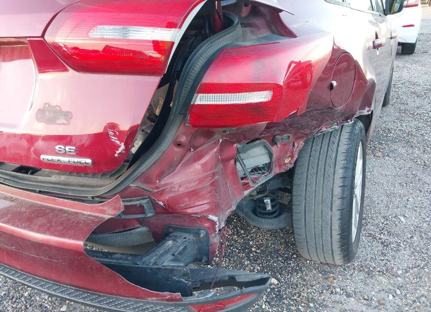 Photo 6 of 2015 Ford Focus SE (VIN 1FADP3F2XFL374863)