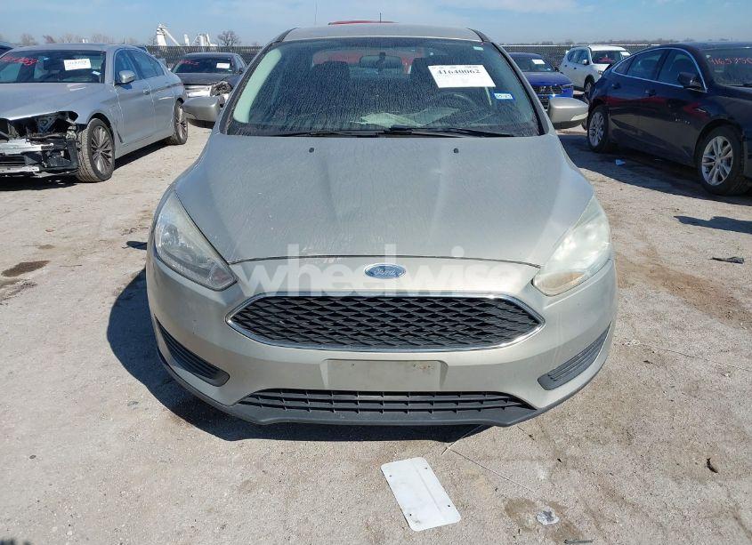 Photo 12 of 2015 Ford Focus SE (VIN 1FADP3F2XFL375964)