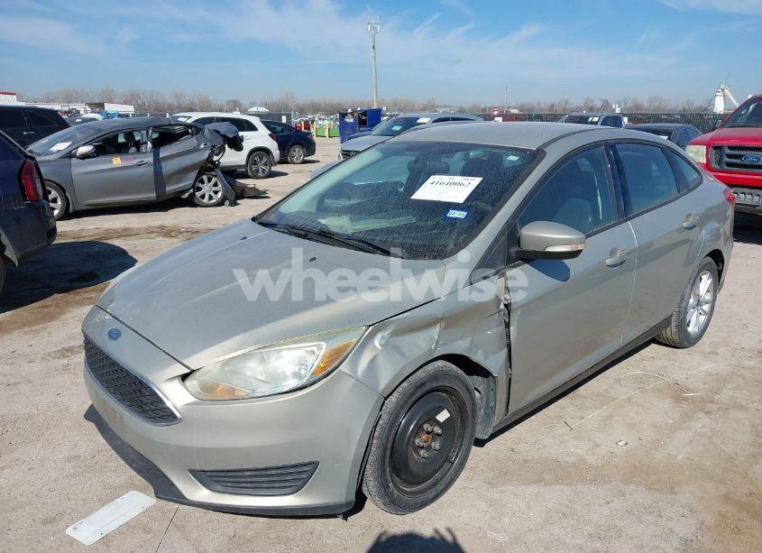 Photo 6 of 2015 Ford Focus SE (VIN 1FADP3F2XFL375964)