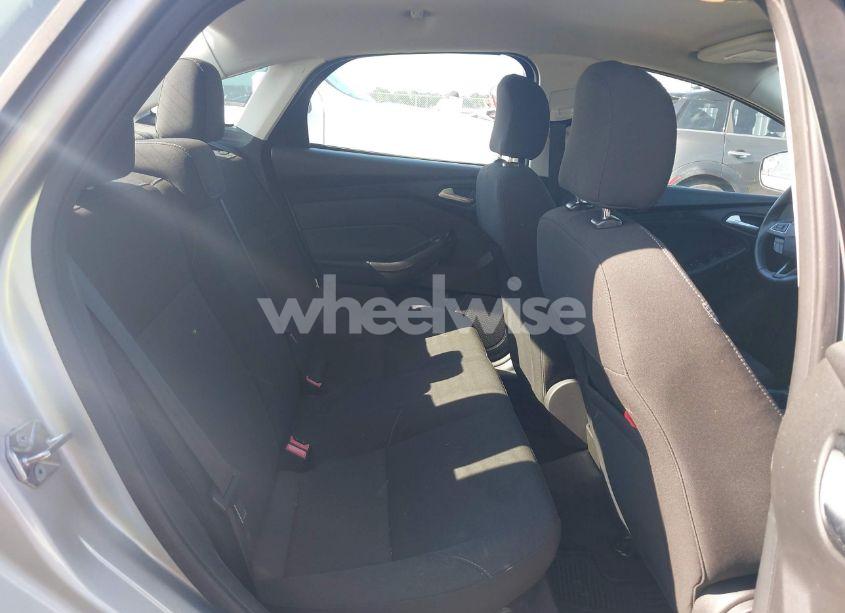 Photo 8 of 2016 Ford Focus SE (VIN 1FADP3F2XGL201085)