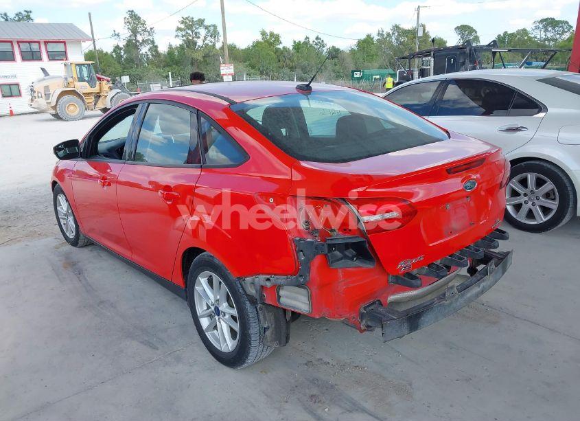 Photo 3 of 2016 Ford Focus SE (VIN 1FADP3F2XGL203936)