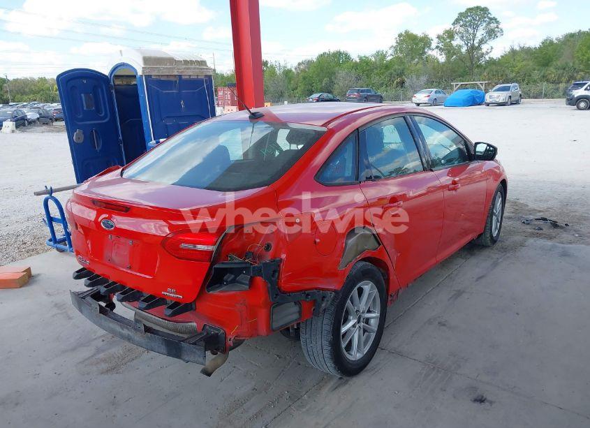 Photo 4 of 2016 Ford Focus SE (VIN 1FADP3F2XGL203936)