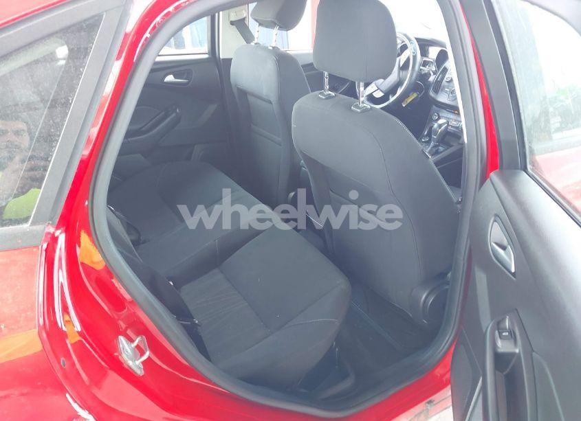 Photo 8 of 2016 Ford Focus SE (VIN 1FADP3F2XGL203936)