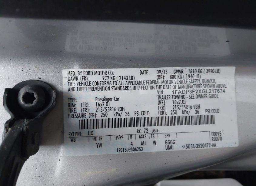 Photo 9 of 2016 Ford Focus SE (VIN 1FADP3F2XGL217674)