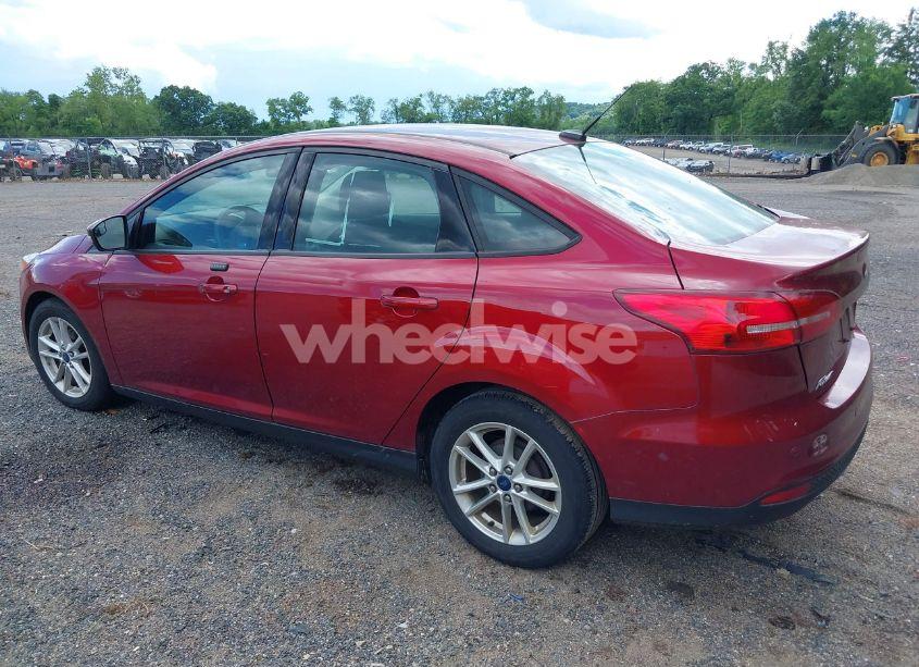 Photo 3 of 2016 Ford Focus SE (VIN 1FADP3F2XGL229484)