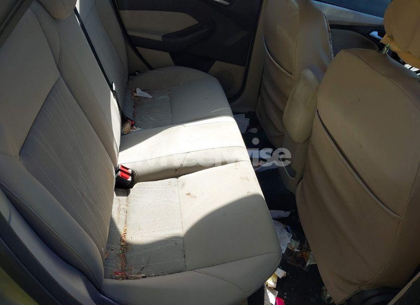 Photo 8 of 2016 Ford Focus SE (VIN 1FADP3F2XGL273730)