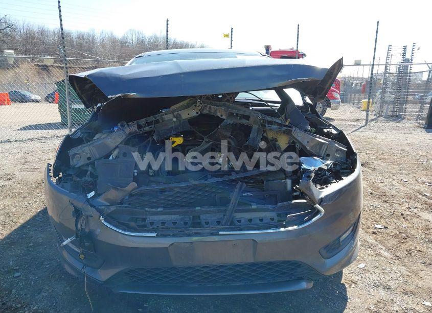 Photo 12 of 2016 Ford Focus SE (VIN 1FADP3F2XGL282444)