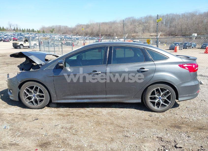 Photo 14 of 2016 Ford Focus SE (VIN 1FADP3F2XGL282444)