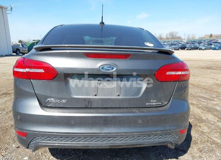 Photo 16 of 2016 Ford Focus SE (VIN 1FADP3F2XGL282444)