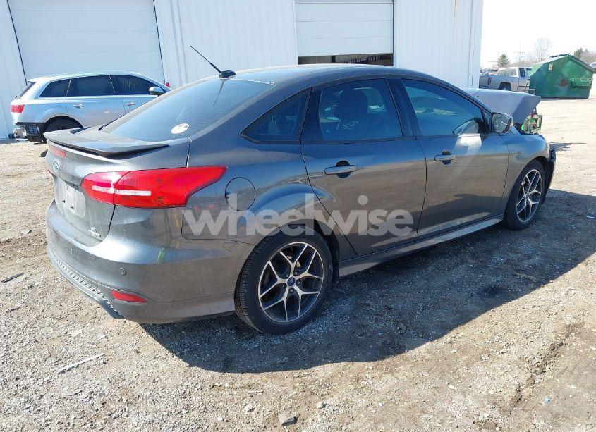 Photo 4 of 2016 Ford Focus SE (VIN 1FADP3F2XGL282444)