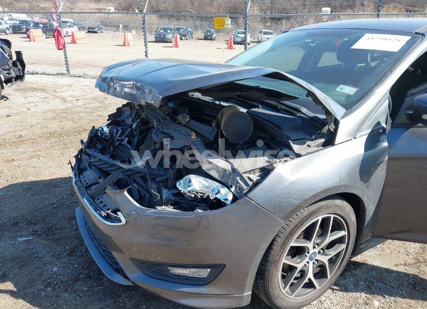 Photo 6 of 2016 Ford Focus SE (VIN 1FADP3F2XGL282444)