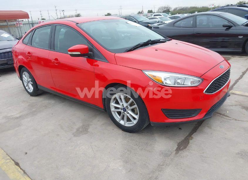 2016 Ford Focus SE (VIN 1FADP3F2XGL285344) main photo
