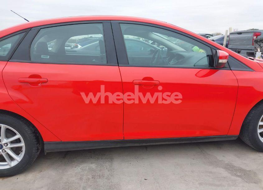 Photo 13 of 2016 Ford Focus SE (VIN 1FADP3F2XGL285344)