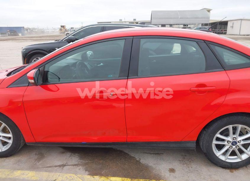 Photo 14 of 2016 Ford Focus SE (VIN 1FADP3F2XGL285344)