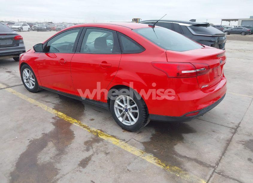 Photo 3 of 2016 Ford Focus SE (VIN 1FADP3F2XGL285344)