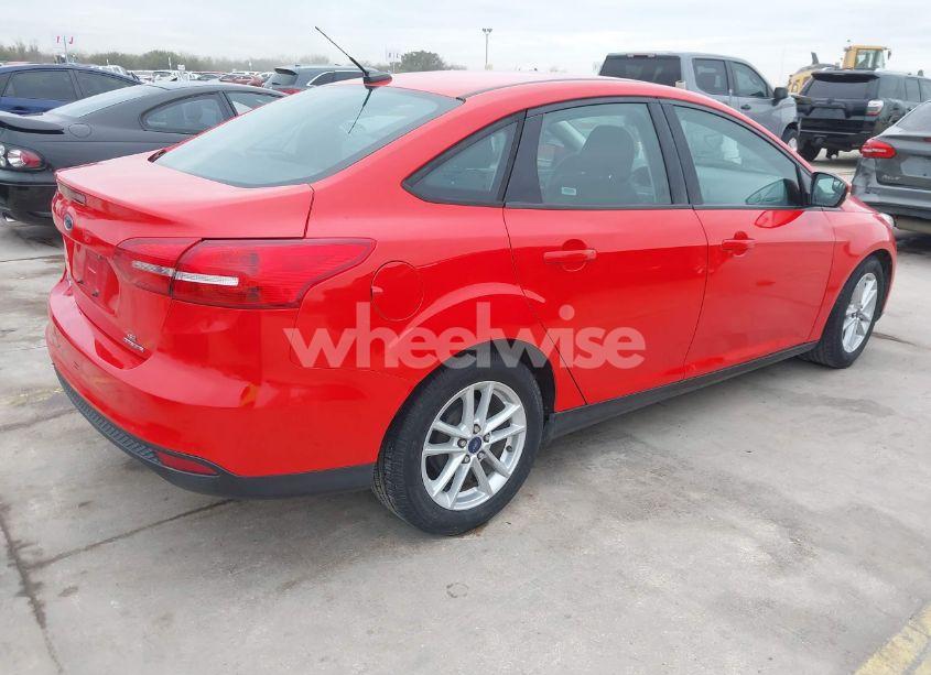 Photo 4 of 2016 Ford Focus SE (VIN 1FADP3F2XGL285344)