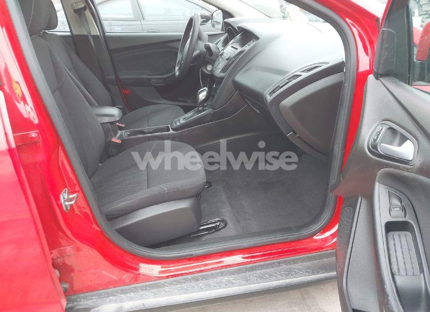 Photo 5 of 2016 Ford Focus SE (VIN 1FADP3F2XGL285344)