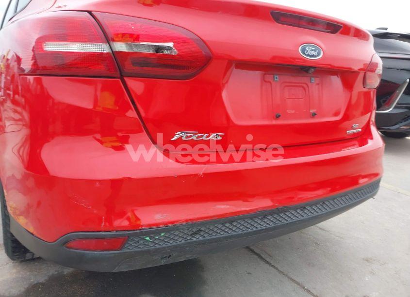 Photo 6 of 2016 Ford Focus SE (VIN 1FADP3F2XGL285344)