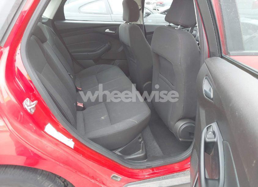 Photo 8 of 2016 Ford Focus SE (VIN 1FADP3F2XGL285344)