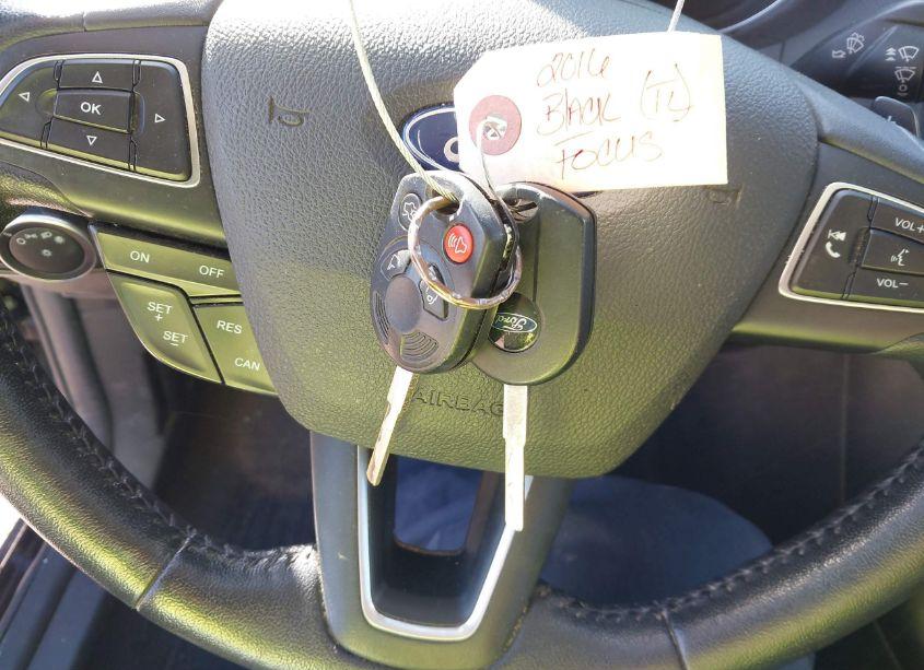 Photo 11 of 2016 Ford Focus SE (VIN 1FADP3F2XGL305642)