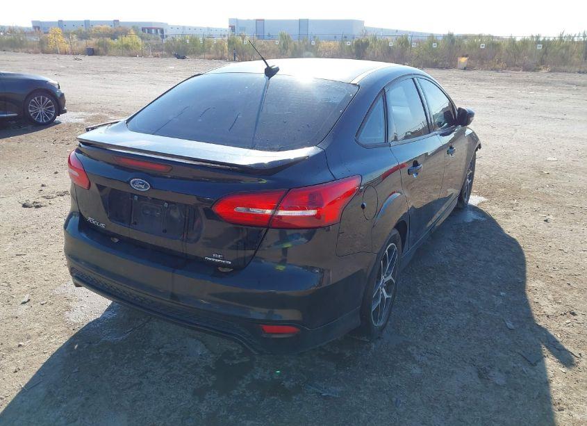 Photo 4 of 2016 Ford Focus SE (VIN 1FADP3F2XGL305642)