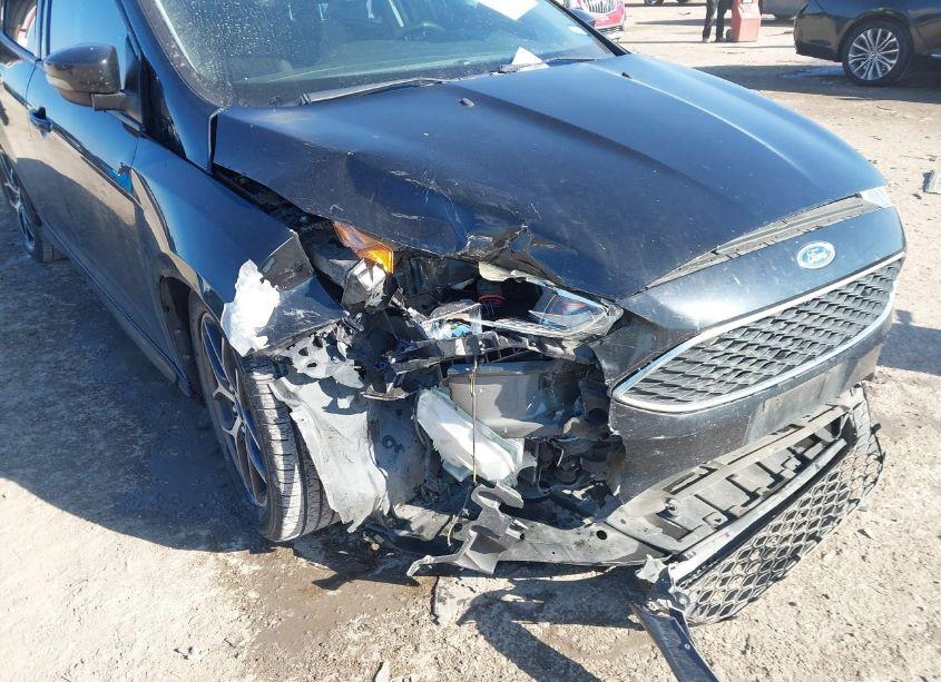 Photo 6 of 2016 Ford Focus SE (VIN 1FADP3F2XGL305642)