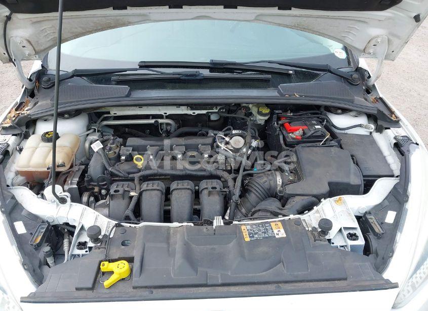 Photo 10 of 2016 Ford Focus SE (VIN 1FADP3F2XGL350371)