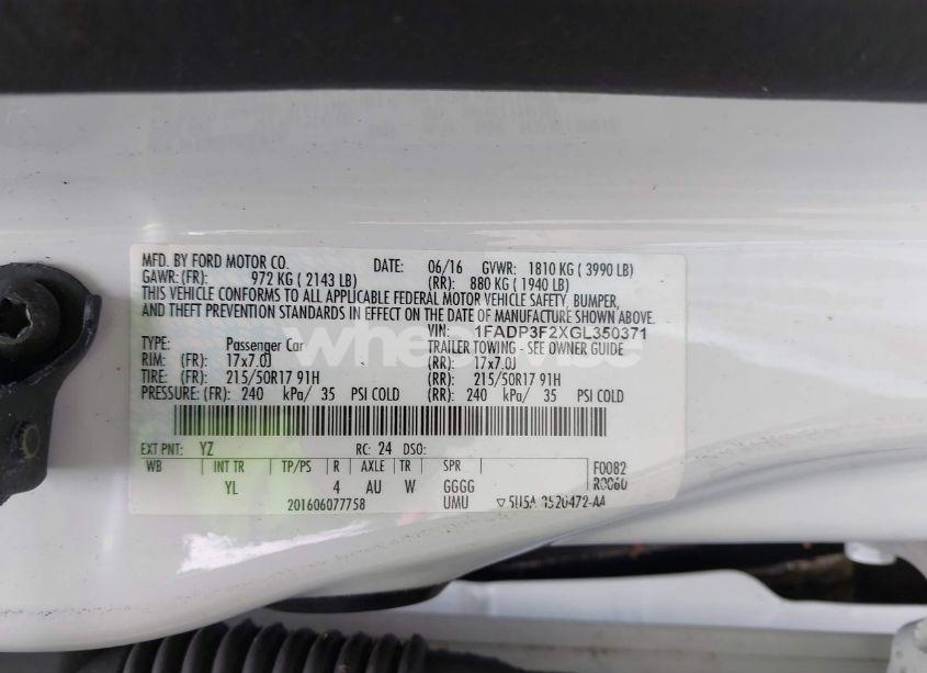 Photo 9 of 2016 Ford Focus SE (VIN 1FADP3F2XGL350371)