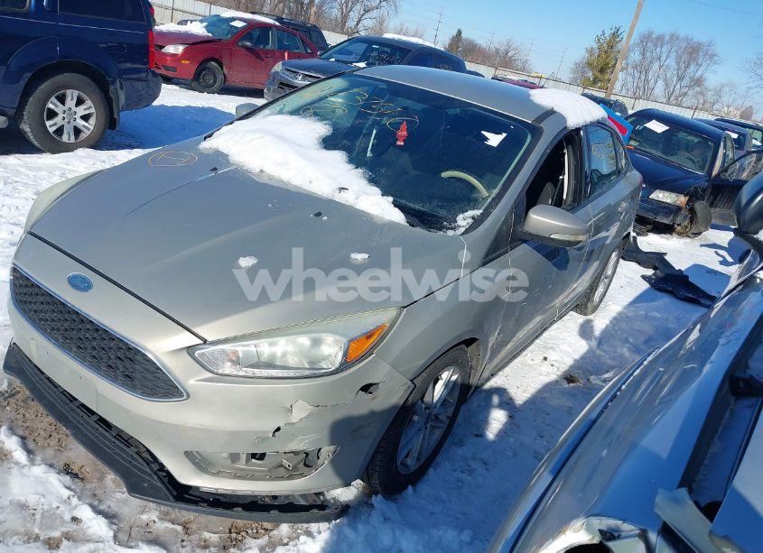 Photo 2 of 2016 Ford Focus SE (VIN 1FADP3F2XGL365713)