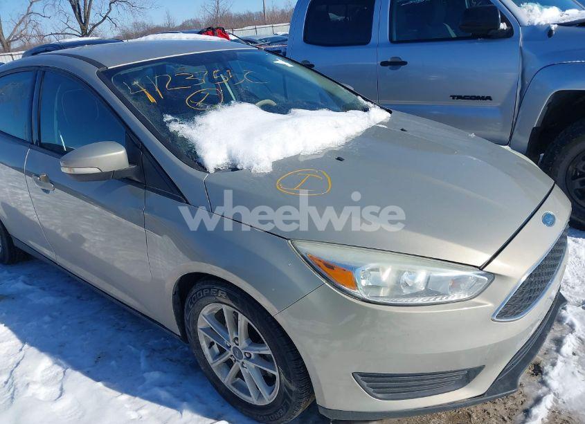 Photo 6 of 2016 Ford Focus SE (VIN 1FADP3F2XGL365713)