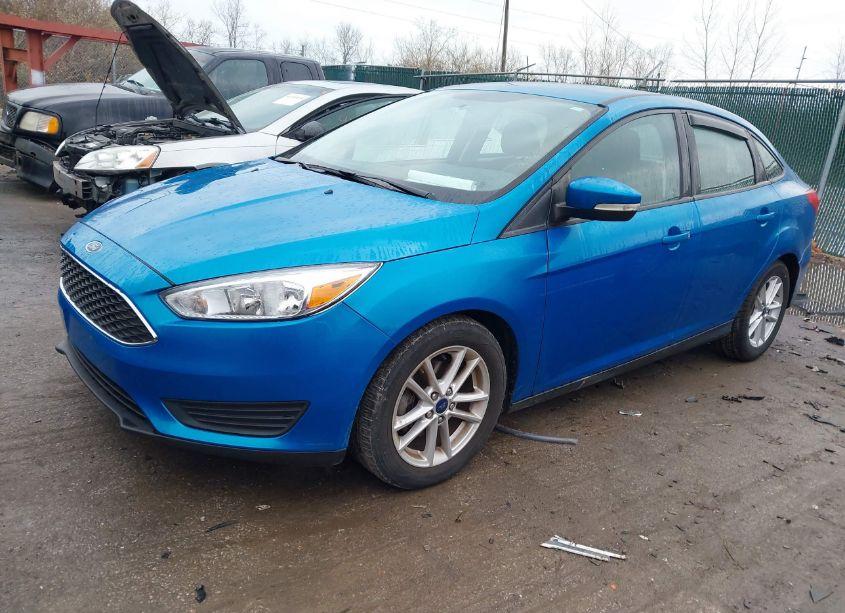 Photo 2 of 2016 Ford Focus SE (VIN 1FADP3F2XGL375982)