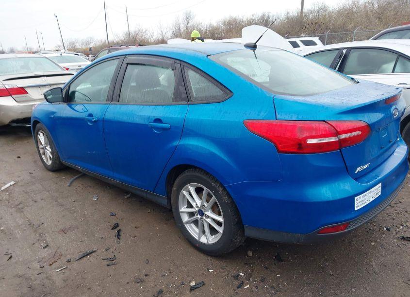 Photo 3 of 2016 Ford Focus SE (VIN 1FADP3F2XGL375982)