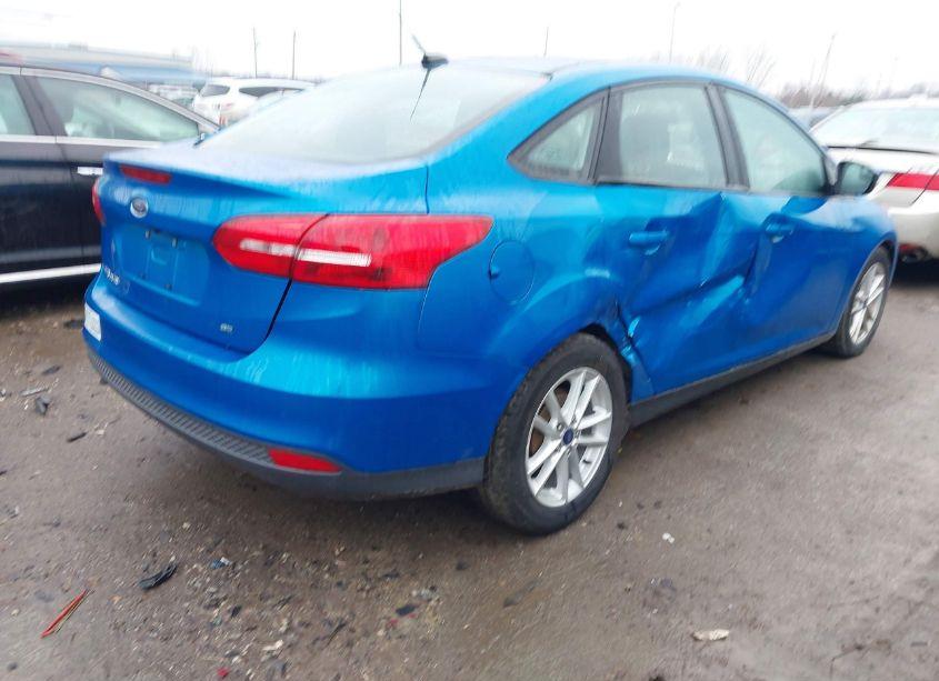 Photo 4 of 2016 Ford Focus SE (VIN 1FADP3F2XGL375982)