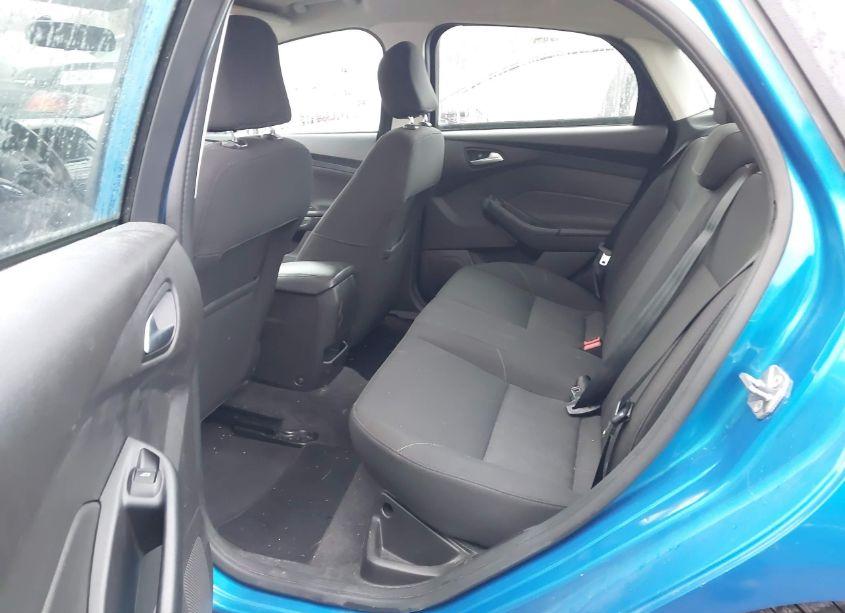 Photo 8 of 2016 Ford Focus SE (VIN 1FADP3F2XGL375982)