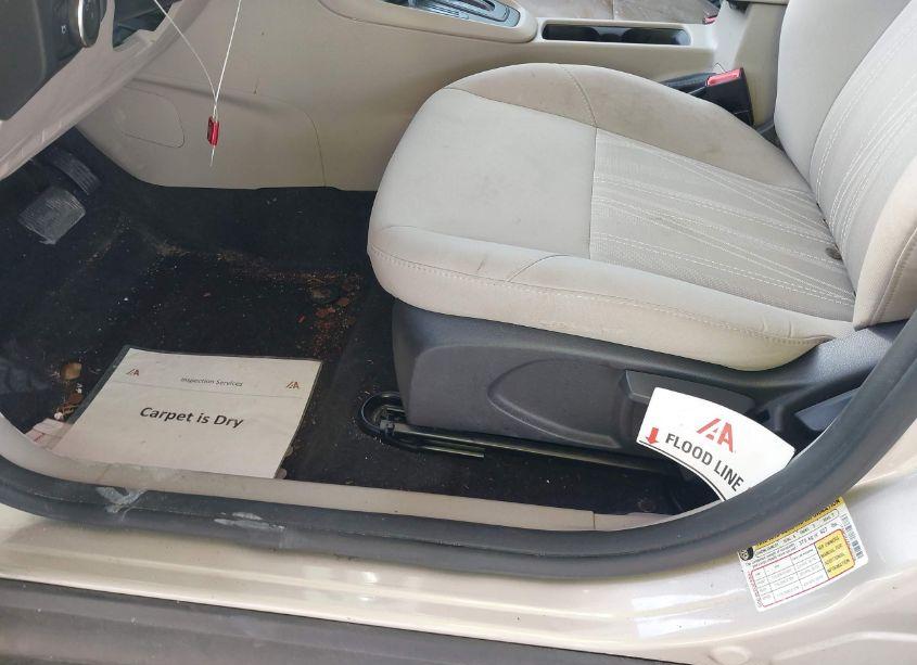 Photo 6 of 2017 Ford Focus SE (VIN 1FADP3F2XHL202318)