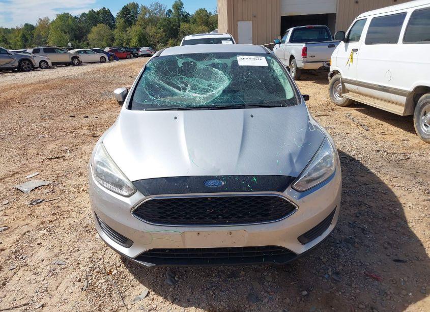 Photo 12 of 2017 Ford Focus SE (VIN 1FADP3F2XHL203629)