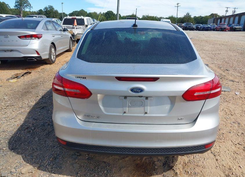 Photo 16 of 2017 Ford Focus SE (VIN 1FADP3F2XHL203629)