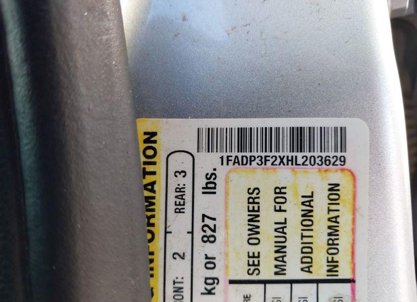 Photo 9 of 2017 Ford Focus SE (VIN 1FADP3F2XHL203629)