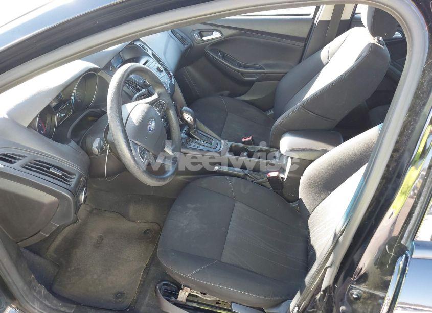 Photo 17 of 2017 Ford Focus SE (VIN 1FADP3F2XHL212685)