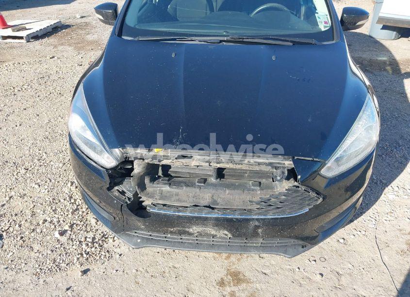 Photo 6 of 2017 Ford Focus SE (VIN 1FADP3F2XHL212685)