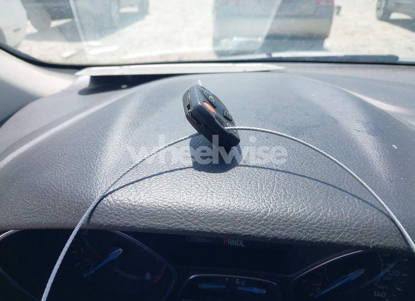 Photo 11 of 2017 Ford Focus SE (VIN 1FADP3F2XHL216154)