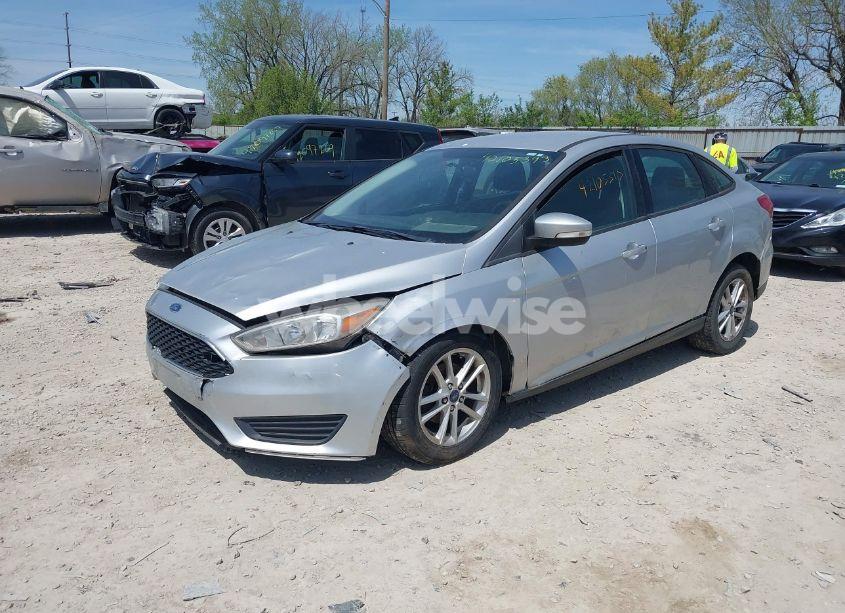 Photo 2 of 2017 Ford Focus SE (VIN 1FADP3F2XHL216154)