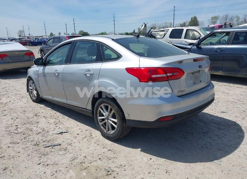 Photo 3 of 2017 Ford Focus SE (VIN 1FADP3F2XHL216154)