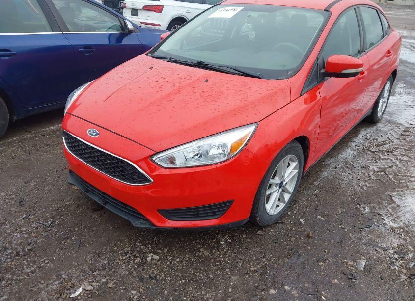 Photo 2 of 2017 Ford Focus SE (VIN 1FADP3F2XHL224948)